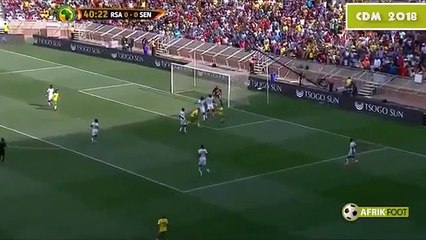 Un arbitre fait une incroyable erreur en inventant un penalty contre le Sénégal face à l’Afrique du Sud