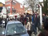 Boğaziçi Üniversitesi'nde polis bazı öğrencileri yaka paça gözaltına aldı