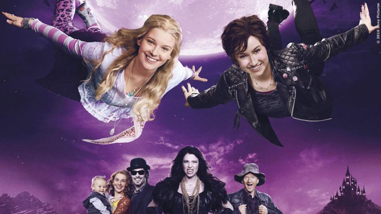 VAMPIRSCHWESTERN 3 - CLIP SILVANIAS PUBERTäTSATTACKEN German Deutsch (2016) HD