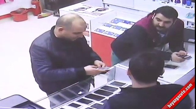 Sahte 600 Euro ile telefon almak isterken yakalandı