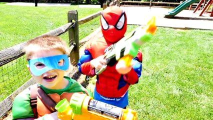Spiderman Vs Teenage Mutant Ninja Turtle Leonardo Park Battle TMNT - Superhero Kids Videos