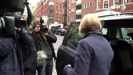 Fundador do WikiLeaks é ouvido pela justiça