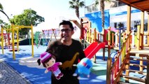 Nail Baba Pepee ve Leli ile çocuk parkında. Çizgi film oyuncakları. Çocuklar için video