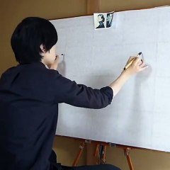 Il dessine 2 portraits différents en même temps ! GENIE !