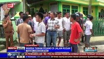 Protes Jalan Berlubang, Warga Tanam Pohon Pisang di Jalan