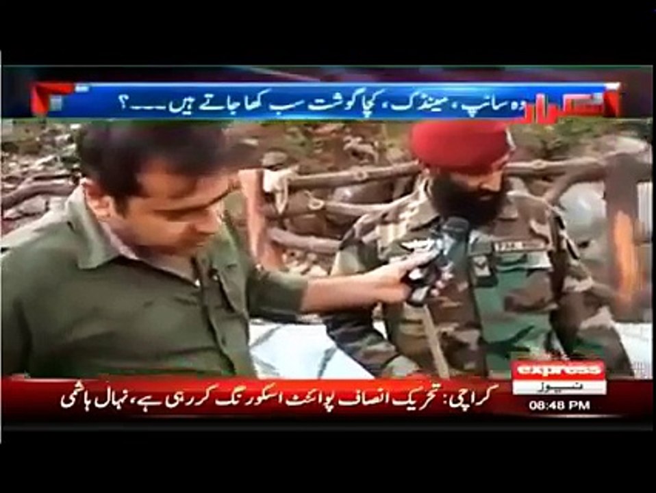 Pakistani SSG commando eating snake  2016. Pak Army Commandos