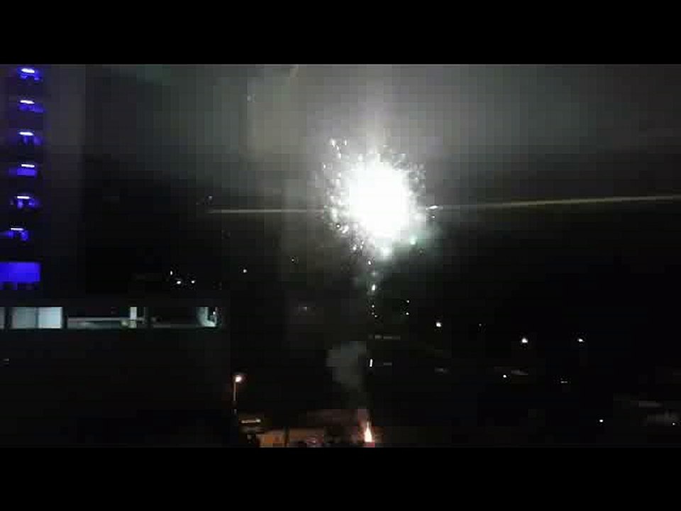 O que os adeptos do Panamá fazem junto ao hotel onde está hospedada a equipa do México