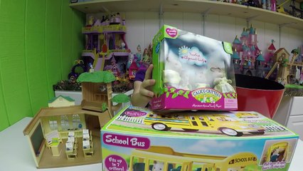 Download Video: FUN CALICO CRITTERS SCHOOL HOUSE Playset + MEGA HUGE SURPRISE EGG TOYS Learning Science Schoolbus