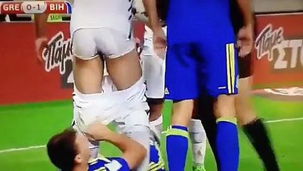 Player Given Red Card For Pantsing Opponent