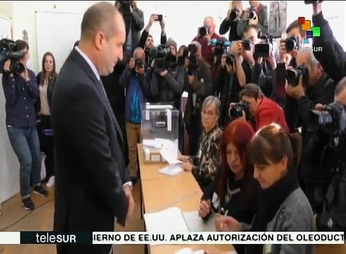 El socialista Rumen Radev gana presidenciales en Bulgaria