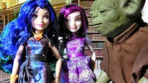 Mal and Evie Descendants Dolls PART 2 Call Upon Yoda Jedi Master Star Wars Disney Toy Review Carlos-fTtqLl7Icwg