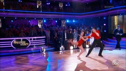Laurie Hernandez, Valentin Chmerkovskiy & Maksim Chmerkovskiy - Samba