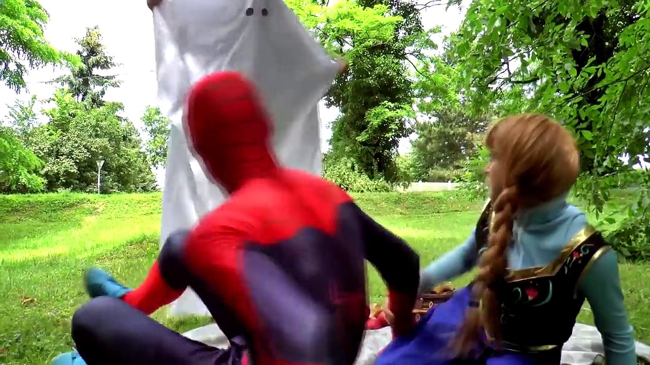 Superheroes in Real Life Superhero movie Spiderman vs Frozen Anna vs Hulk vs Ghost