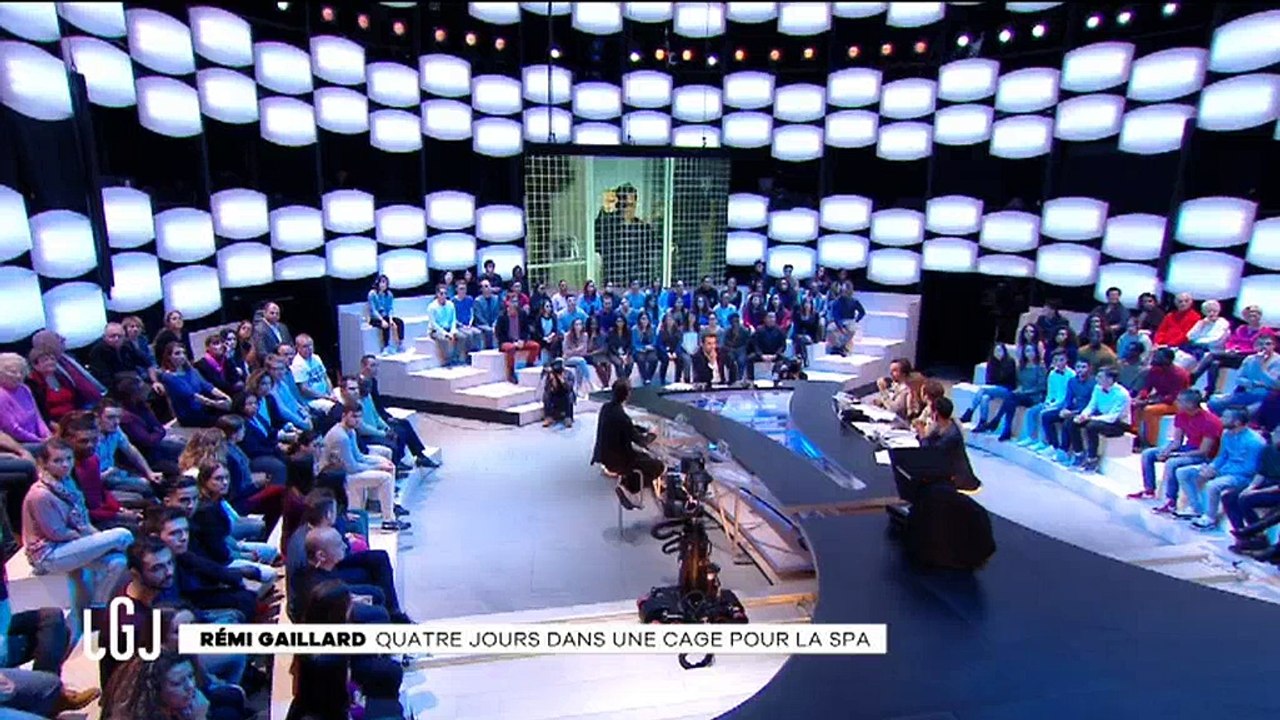 Rémi Gaillard lance un message à Vincent Bolloré en direct dans "Le grand journal" - Regardez