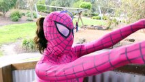 Spiderman Vs Spidergirl - Superhero Savaşı! W / Hulk ve Joker Superhero Zaman maceraları bölüm 3/5!