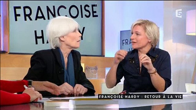 Françoise Hardy dans C à vous avoue avoir été séduite par Emmanuel Macron - Vidéo