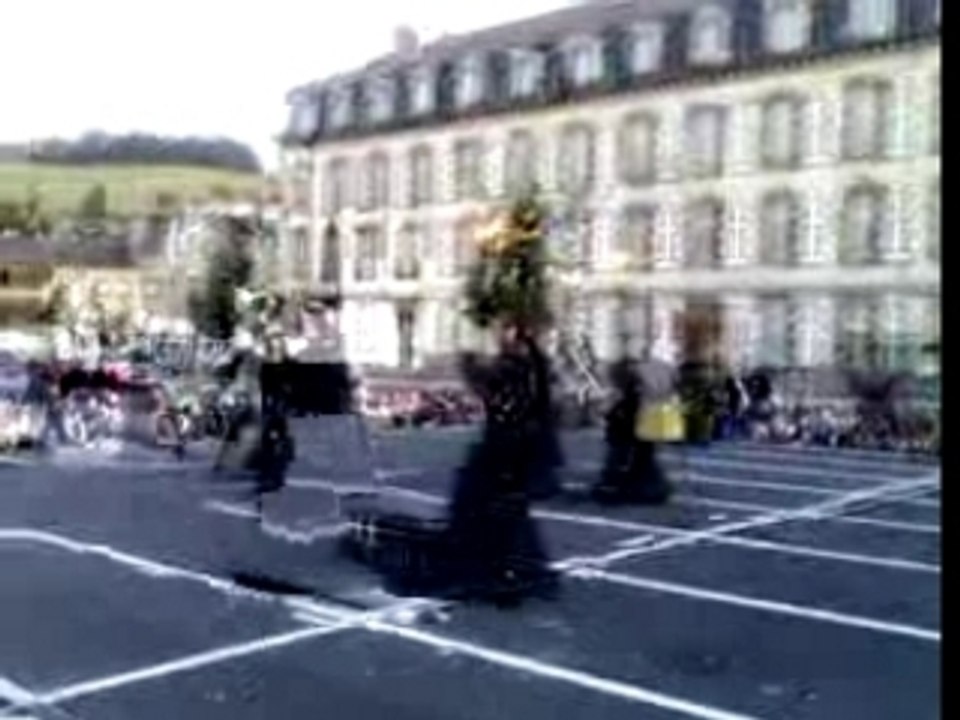 Festival de théatre de rue, Aurillac de "La Horde"