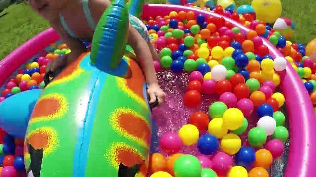 SURPRISE EGGS HUNT IN A KIDDIE POOL + Giant Egg Opening Golden Surprise Egg Ball Pit Frozen Elsa