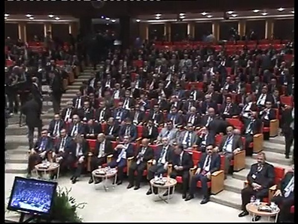 BORÇ ALMAYA DEVAM EDECEKSİN Kİ  SANA  SÖZ  GEÇİREBİLEYİM..