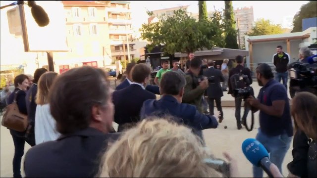 De passage à Marseille, Nicolas Sarkozy traite les journalistes de sauvages