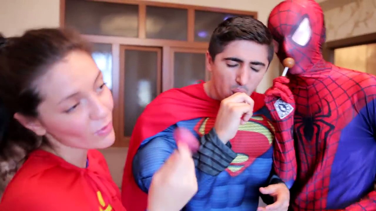 Frozen Elsa & Rapunzels BIG BUTT! w Spiderman Joker Anna Superman Paw Patrol Toys IRL Superheroes