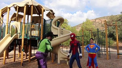 Spiderman vs Super Girl vs Hulk REAL LIFE Super Hero clash @Andrawiz