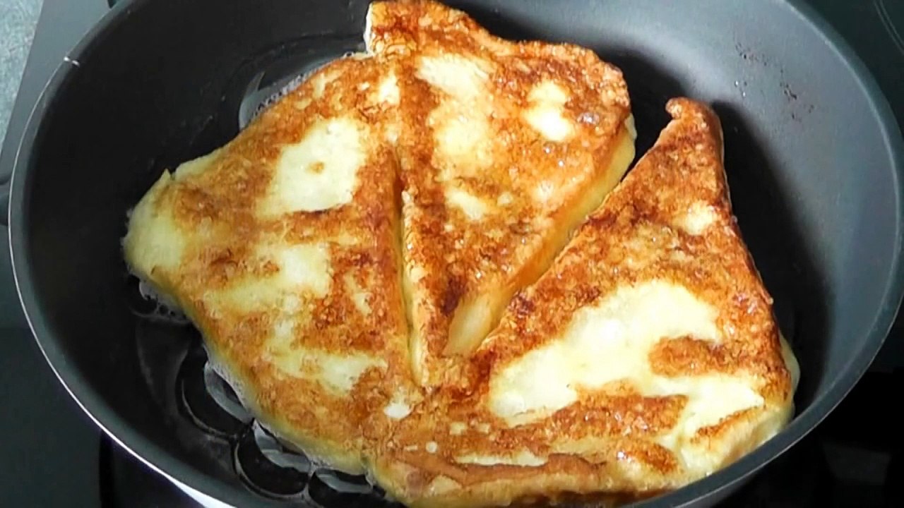How to Make EGG in BREAD Simple Quick Breakfast recipe