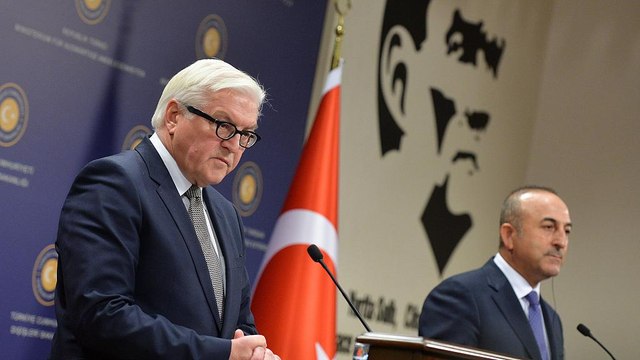 Mindestens irritiert : deutscher Außenminister trifft türkischen Außenminister