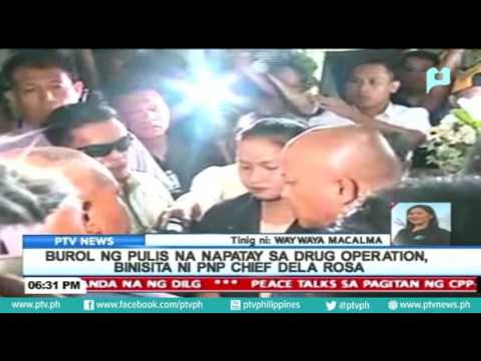 Burol ng pulis na napatay sa drug operation, binisita ni PNP Chief Dela Rosa