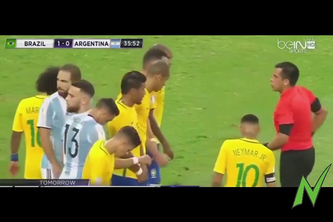 Marcelo strange free kick wall vs Messi - New-Trends