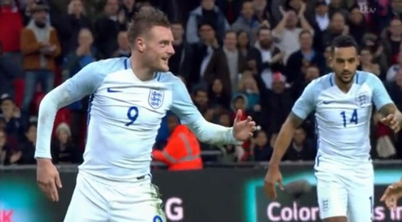 jamie vardy Mannequin Challenge celebration  England VS spain 15.11.2016