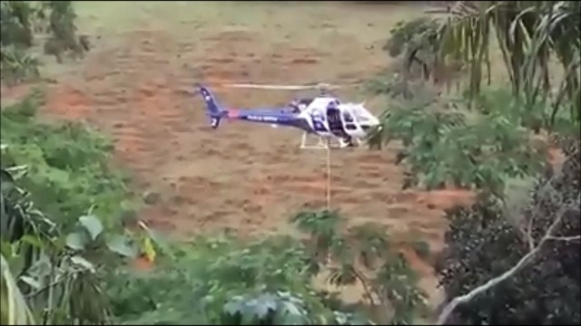 Homens são resgatados após ficarem ilhados em rio de Fundão