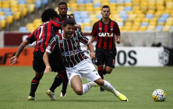 Fluminense vacila e fica no empate com o Furacão no Maracanã