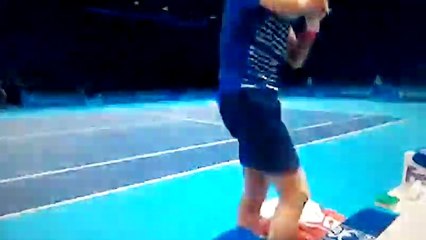 Voditelj proziva Raonića za vezivanje pertli