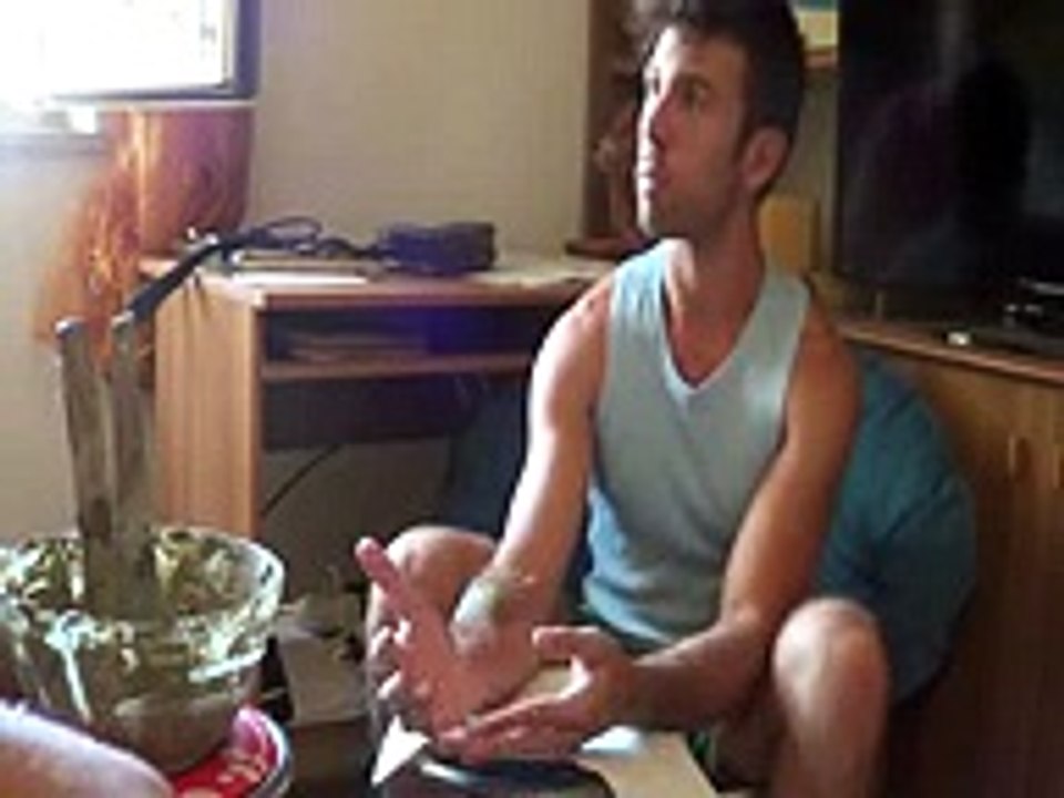 Flavio Cirillo morso da un cane