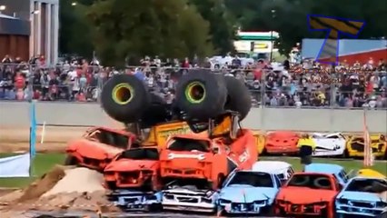 When monster truck shows go wrong - Fail Compilation