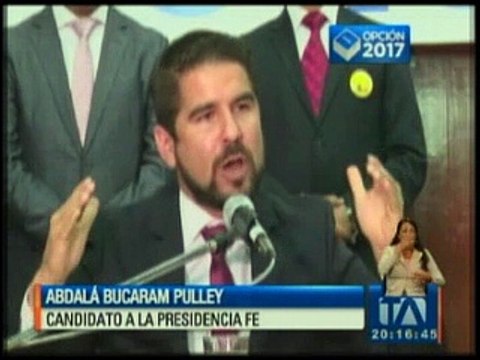 Abdalá Bucaram Pulley inscribió su candidatura esta mañana