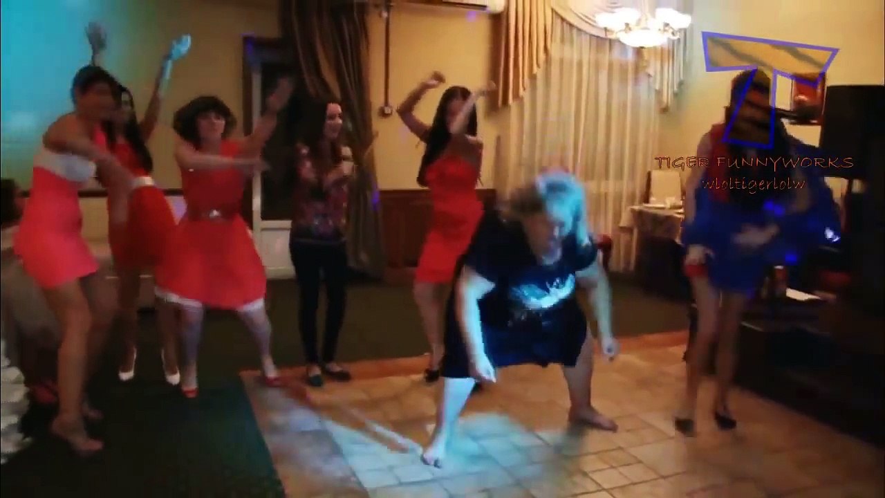 Funny and awkward dancing - Dance fail compilation