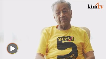 Tun M bergaya dengan baju BERSIH 5, 'mari kita berhimpun Sabtu'
