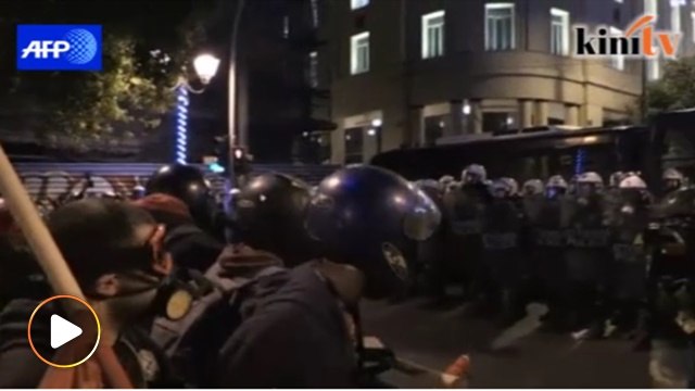 Polis Greece serang penunjuk perasaan anti-Obama