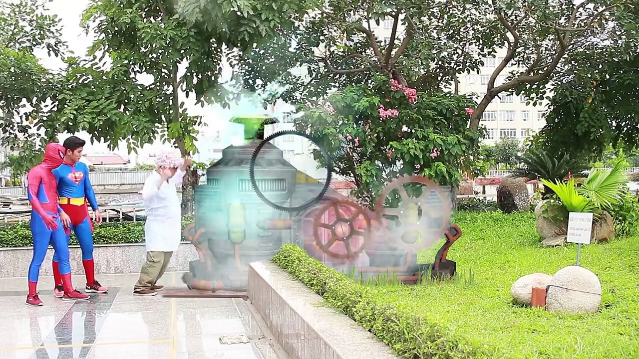 Spiderman vs Venom with Superman Spiderman and Venom Become Small Superheroes In Real Life