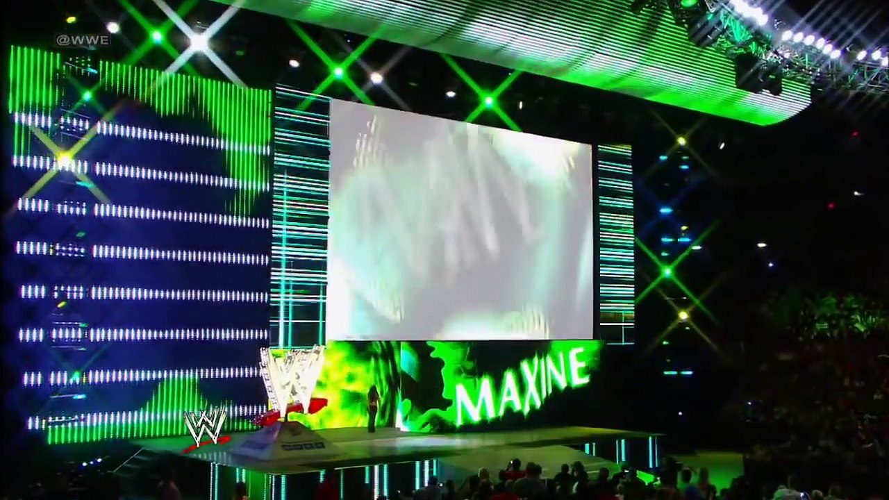 NXT 2012 Kaitlyn vs Maxine