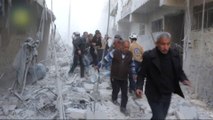 Syria's war: Panic as air strikes target rebel-held Aleppo