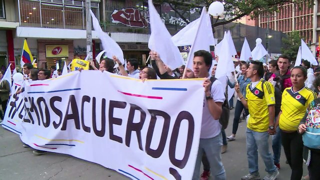 Cientos de colombianos marcharon a favor de nuevo acuerdo de paz