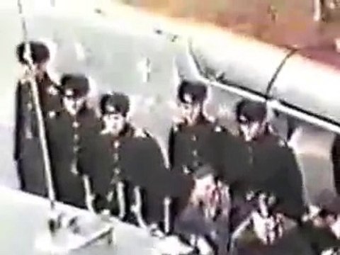 СКР Беззаветный таранит крейсер УРО ВМС США Йорктаун . 2 февраля 1988 года (съёмка с американского судна)