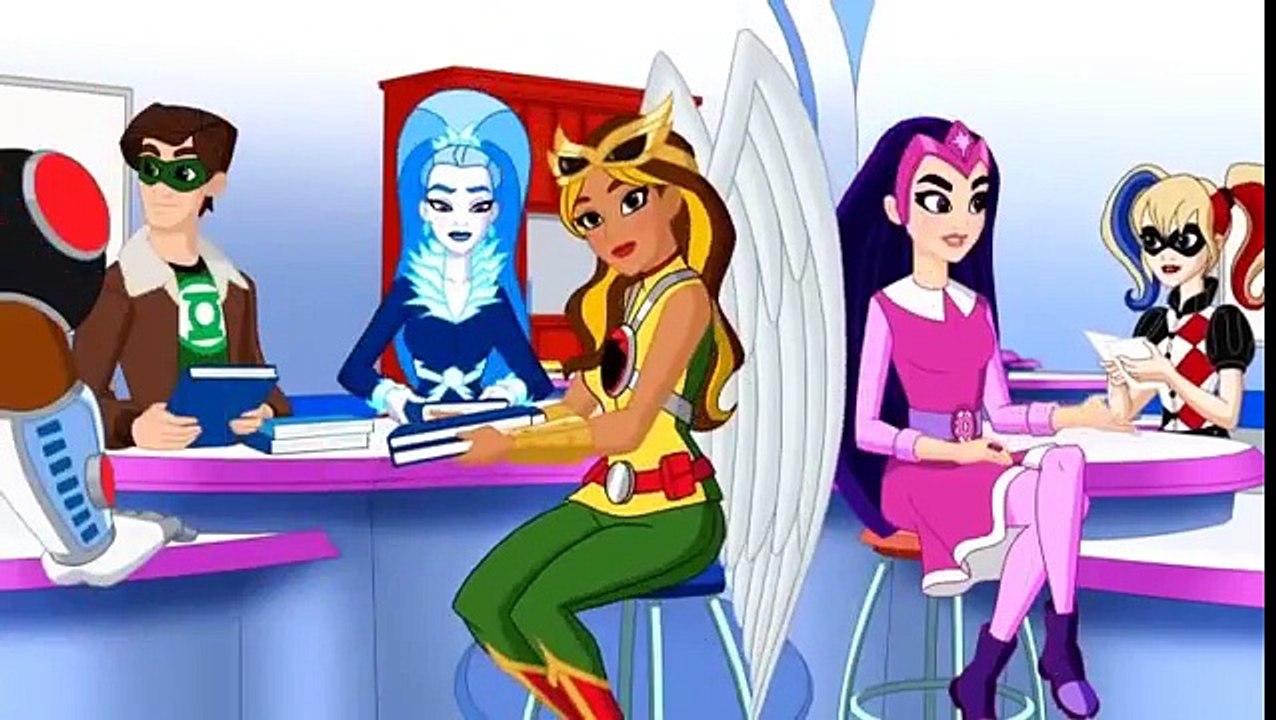 DC SUPER HERO GIRLS: HERO OF THE YEAR (Español Latino)