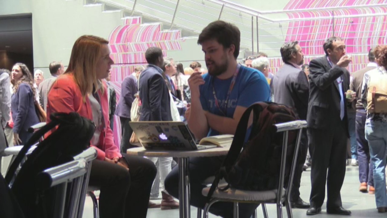 Ministro de Hacienda argentino ve a los emprendedores como la "savia" de la economía