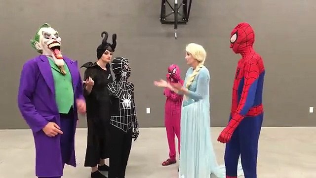 Spiderman Soccer vs Frozen Elsa & Anna! Spidergirl, Maleficent & Disney Princess Snow White, Aurora