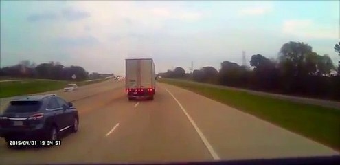 Woman Purposely Crashes Into a Tractor Trailer Truck - SILENT SILVER FUNNY BOX