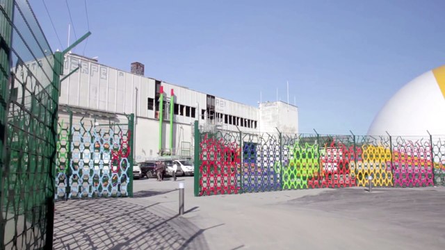 Centre humanitaire d'accueil pour migrants, Porte de la Chapelle, Paris 18